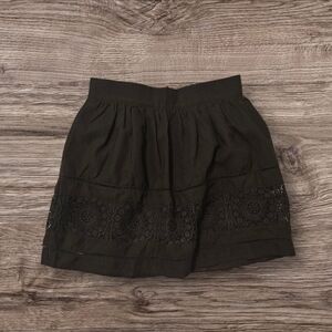 Black floral detail mini flare skirt